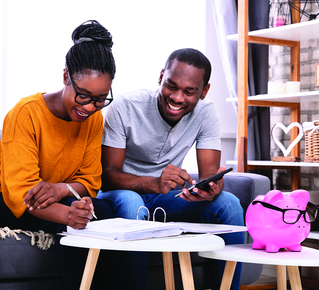 couple opening a savings account